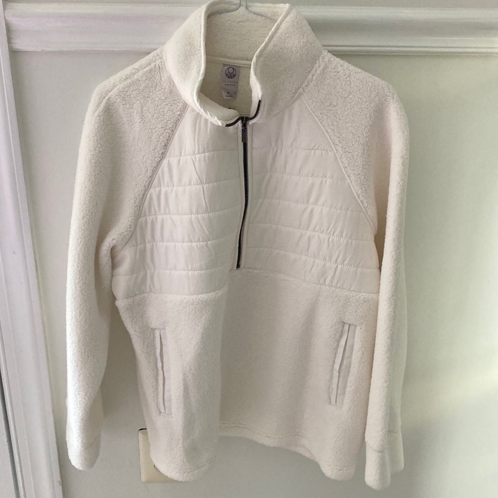 Womens white 1/4 zip fleece